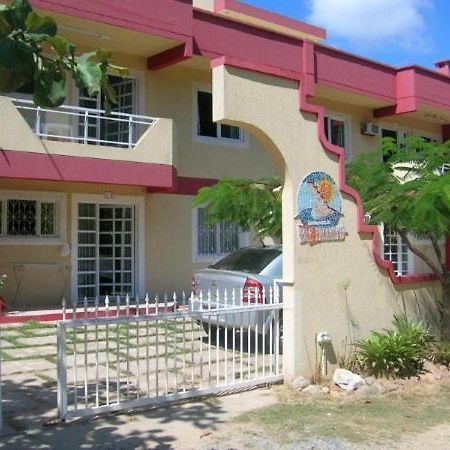 Departamentos Vale Encantado บอมบินญัส ภายนอก รูปภาพ